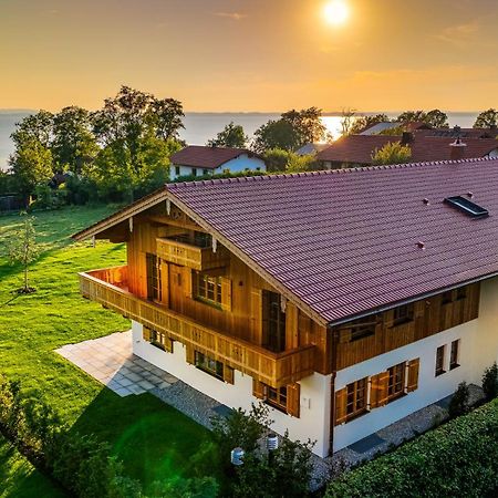 Graf Chiemo Suites - Direkt Am Chiemsee Mit Separatem Seezugang Chieming Εξωτερικό φωτογραφία