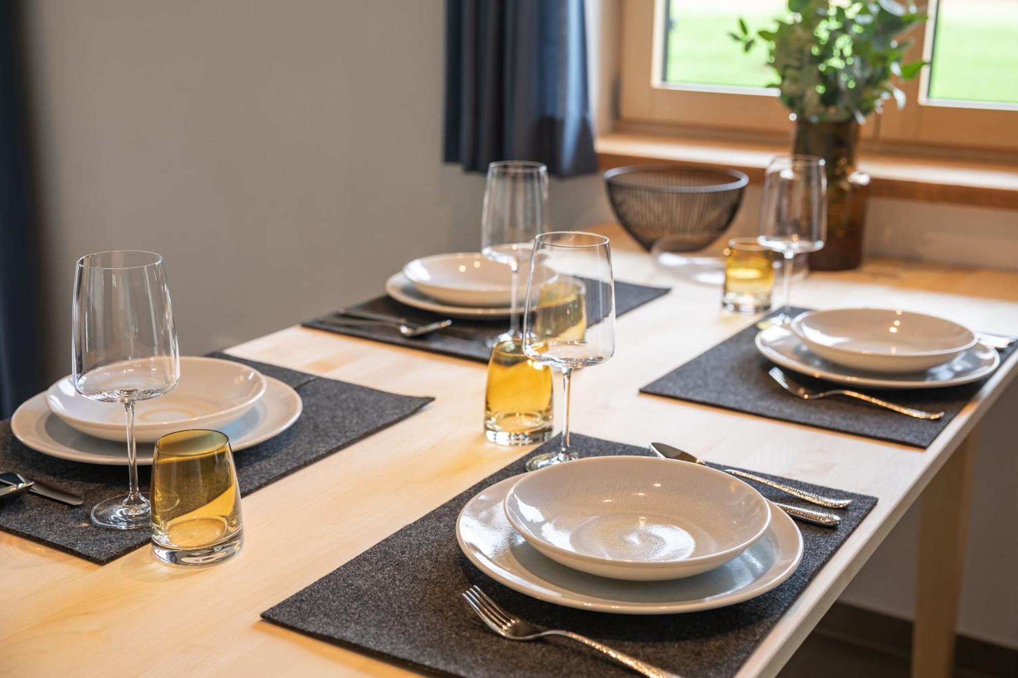 Graf Chiemo Suites - Direkt Am Chiemsee Mit Separatem Seezugang Chieming Εξωτερικό φωτογραφία