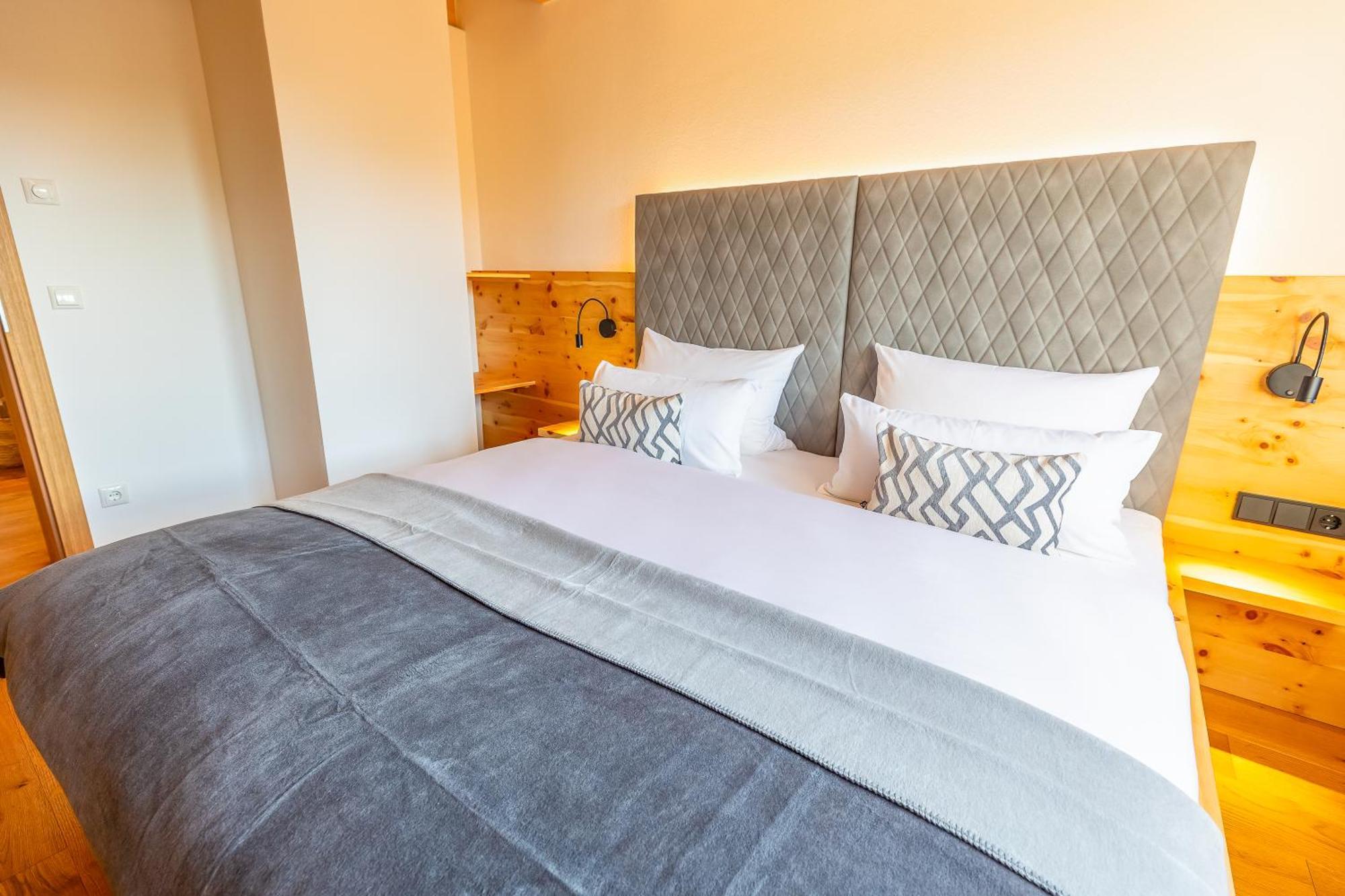 Graf Chiemo Suites - Direkt Am Chiemsee Mit Separatem Seezugang Chieming Εξωτερικό φωτογραφία