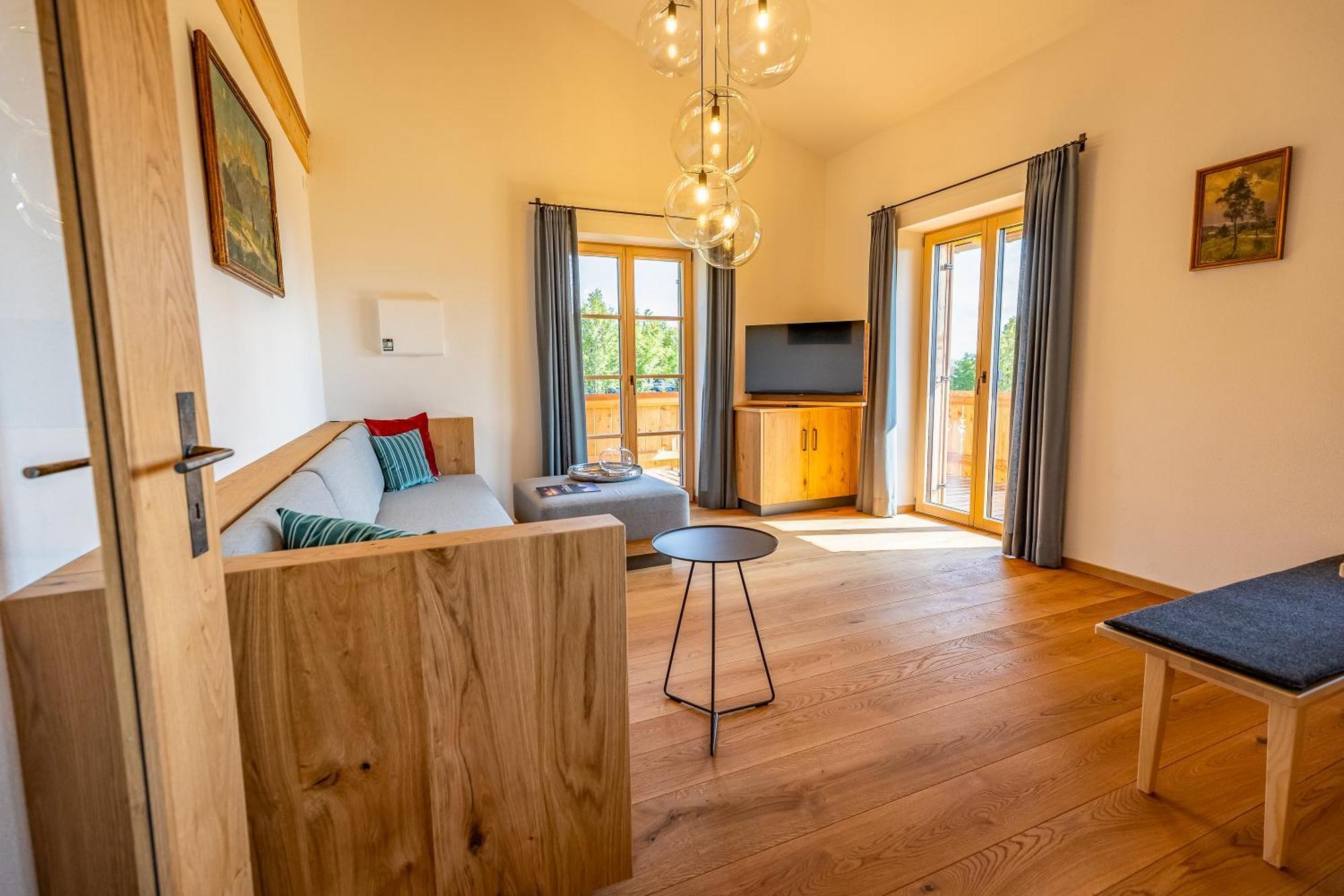 Graf Chiemo Suites - Direkt Am Chiemsee Mit Separatem Seezugang Chieming Εξωτερικό φωτογραφία