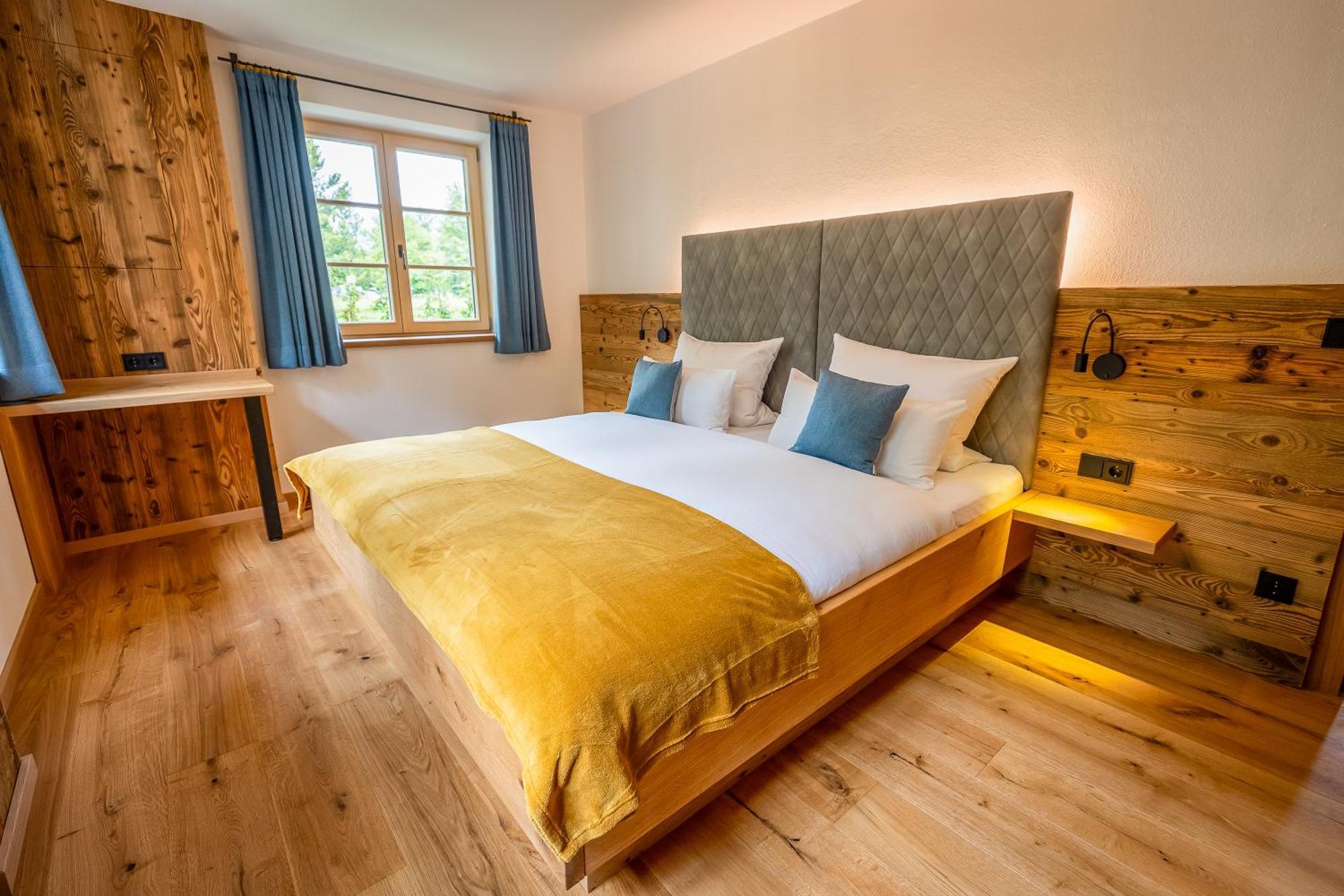 Graf Chiemo Suites - Direkt Am Chiemsee Mit Separatem Seezugang Chieming Εξωτερικό φωτογραφία